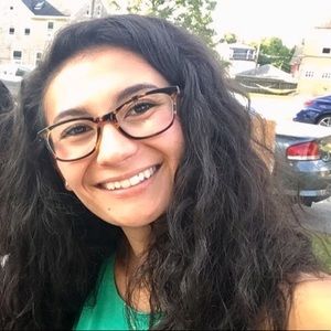 Meet your Posher, Antonia